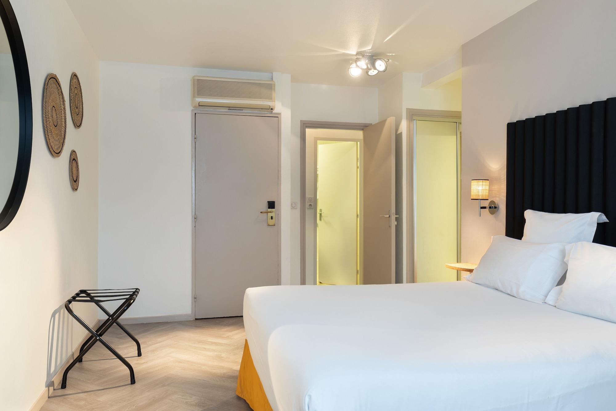Chromatics Hotel 3*