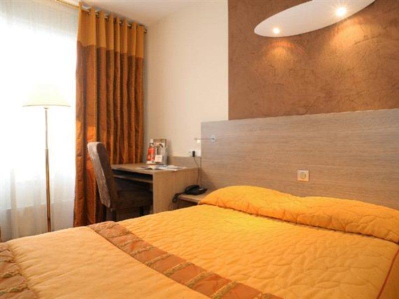 Chromatics Hotel