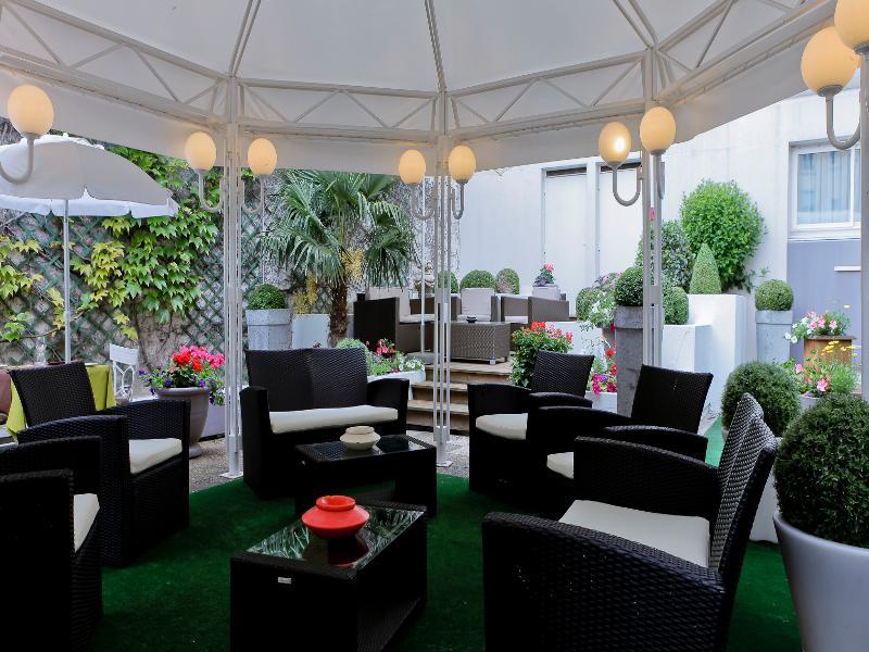 Chromatics Hotel 3*