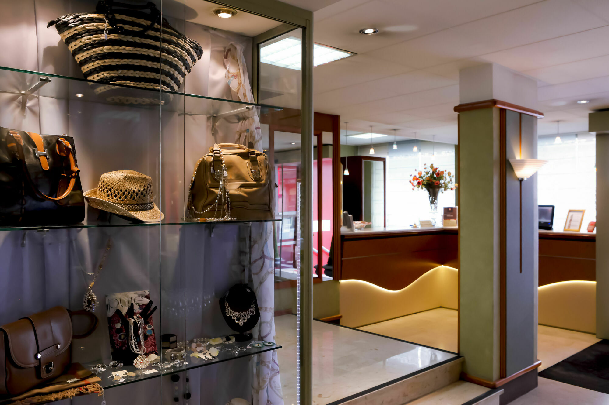 Chromatics Hotel 3*